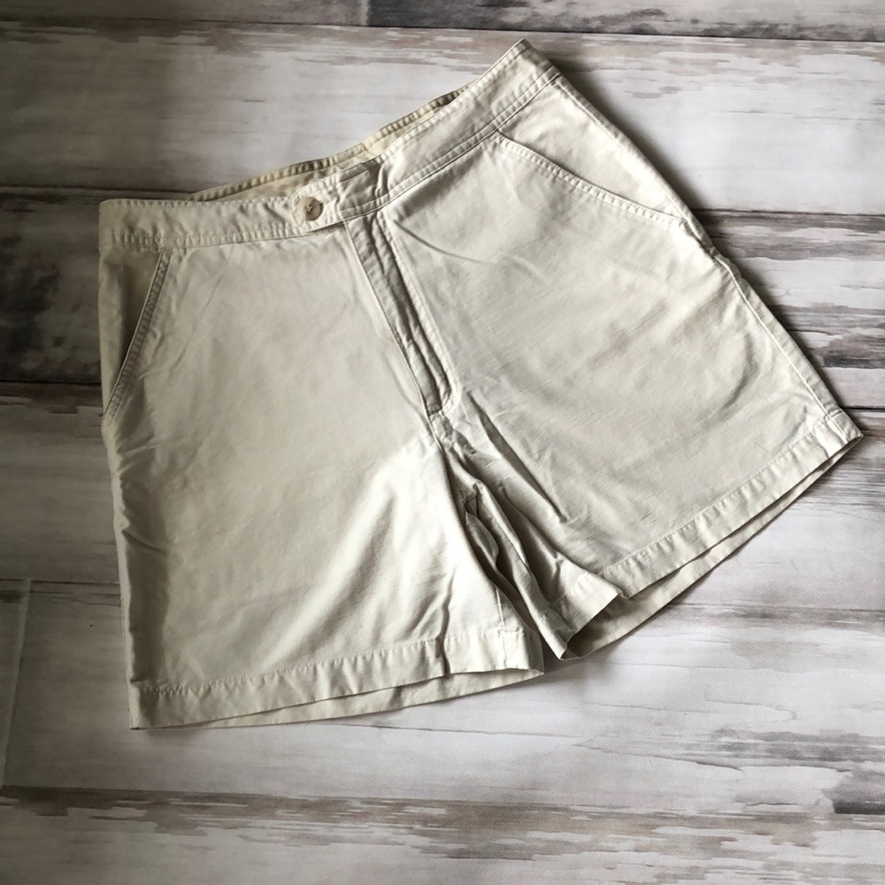 White Sierra Woman’s Size 8 Shorts
